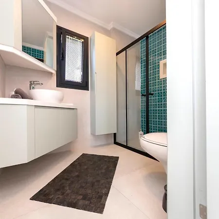 Modern With Garden And Terrace Near Beach In The Heart Of * Bodrum