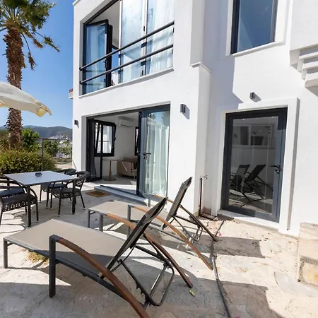 Vilă Modern With Garden And Terrace Near Beach In The Heart Of