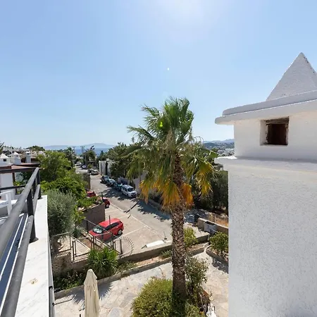Vilă Modern With Garden And Terrace Near Beach In The Heart Of